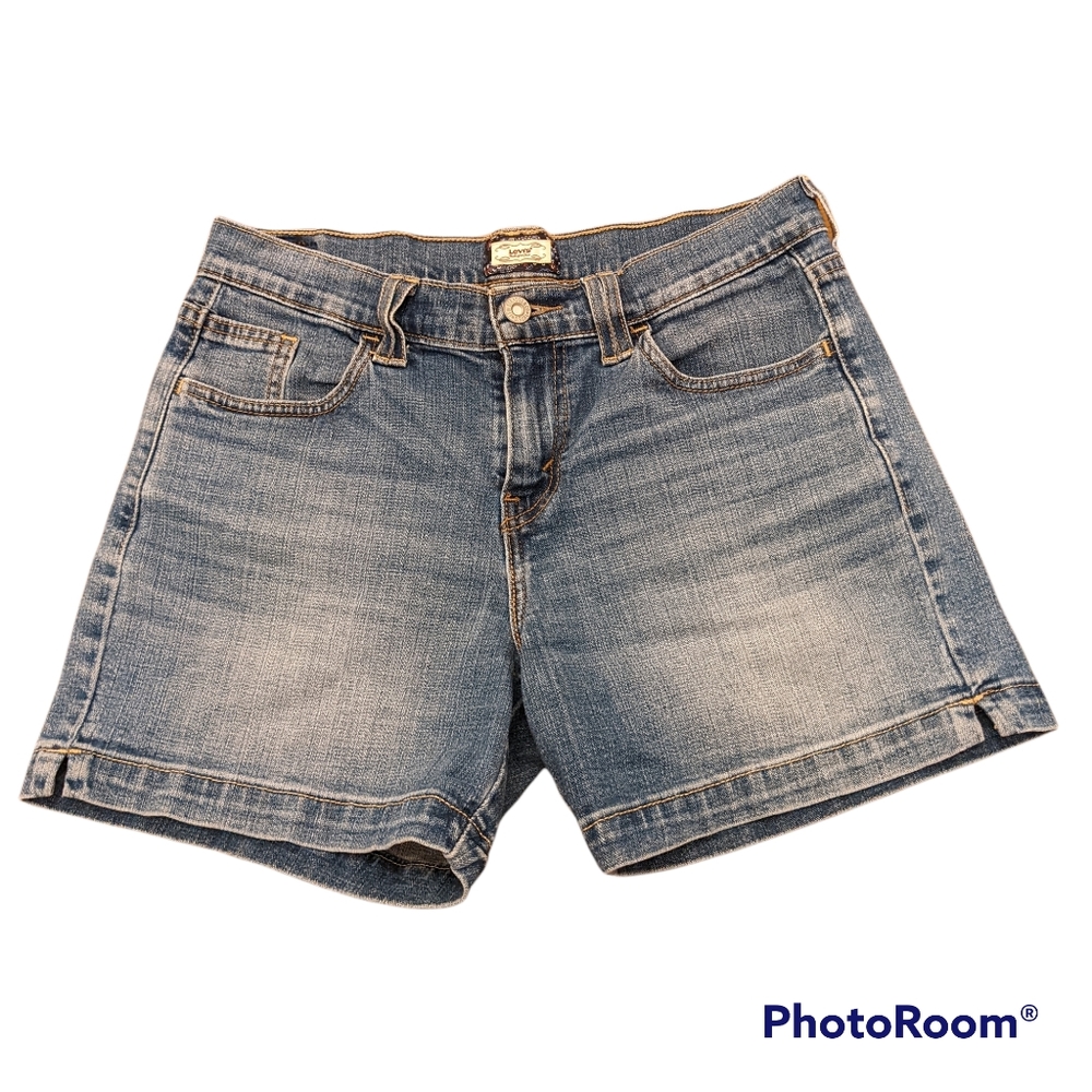 Women's Levi Denim Shorts Size 6
